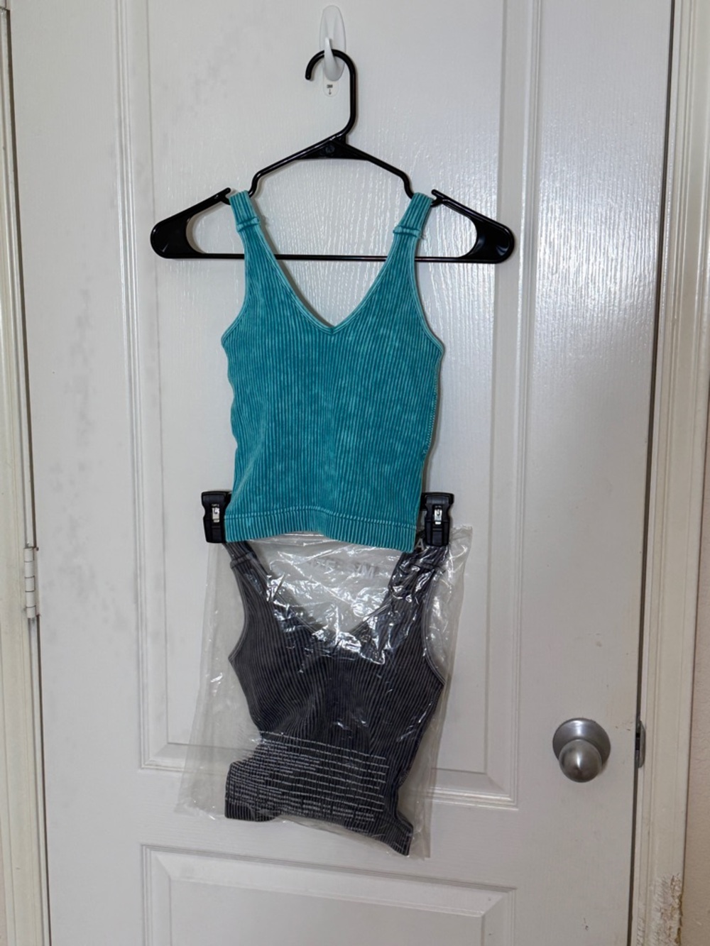 Zenana Ribbed Mineral Wash Cropped Tank Top Bundle Seamless V-Neck Brami S/M - Picture 2 of 8
